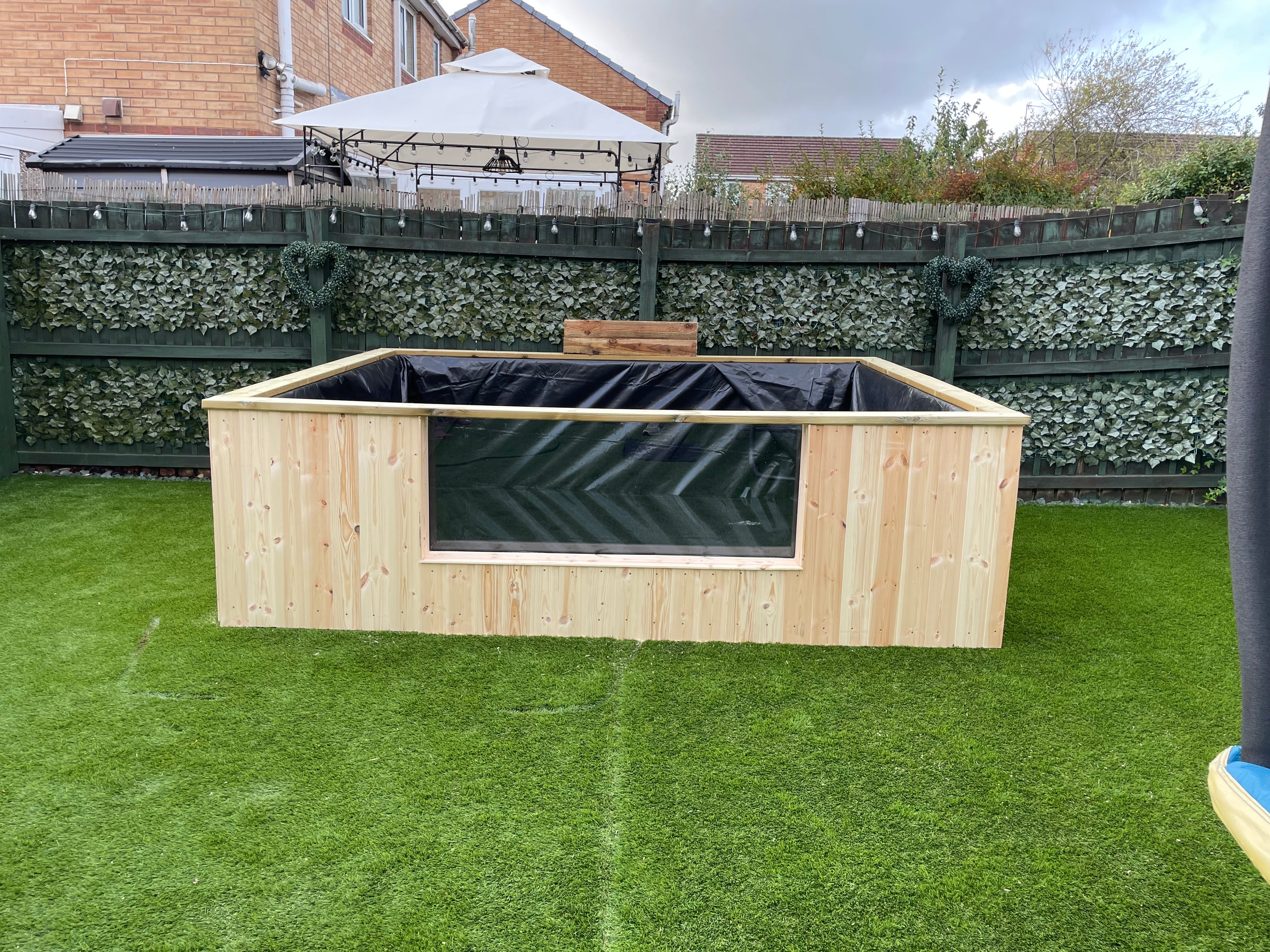 10x8x3 ft with viewing window